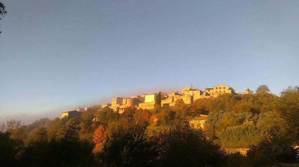 Seuls En Pleine Nature - Gite La Cote Blanche Puygaillard-de-Quercy Exterior foto